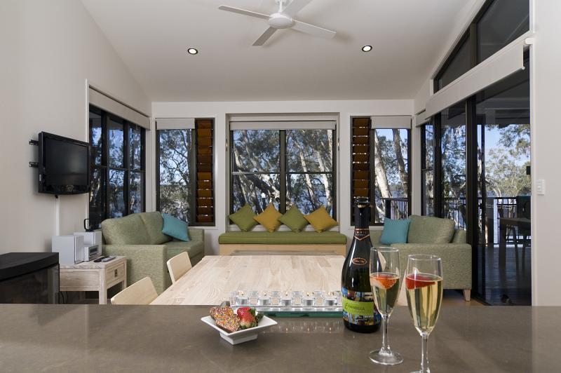 Eumarella Shores Noosa Lake Retreat Noosaville Bagian luar foto